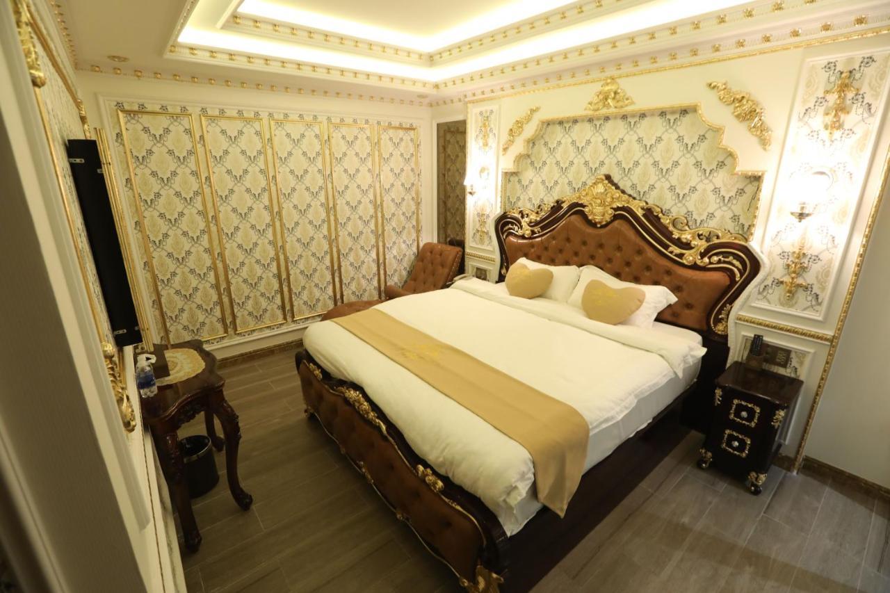 Rosa Khách sạn tình yêu
