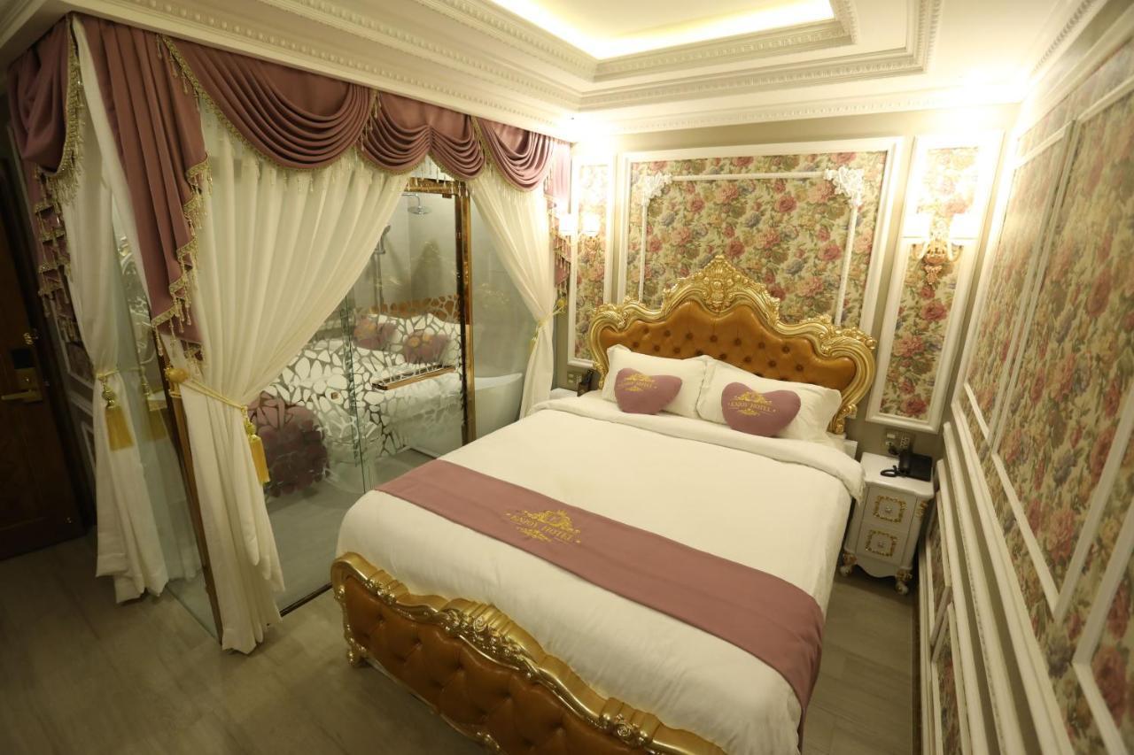 Rosa TP. Hồ Chí Minh