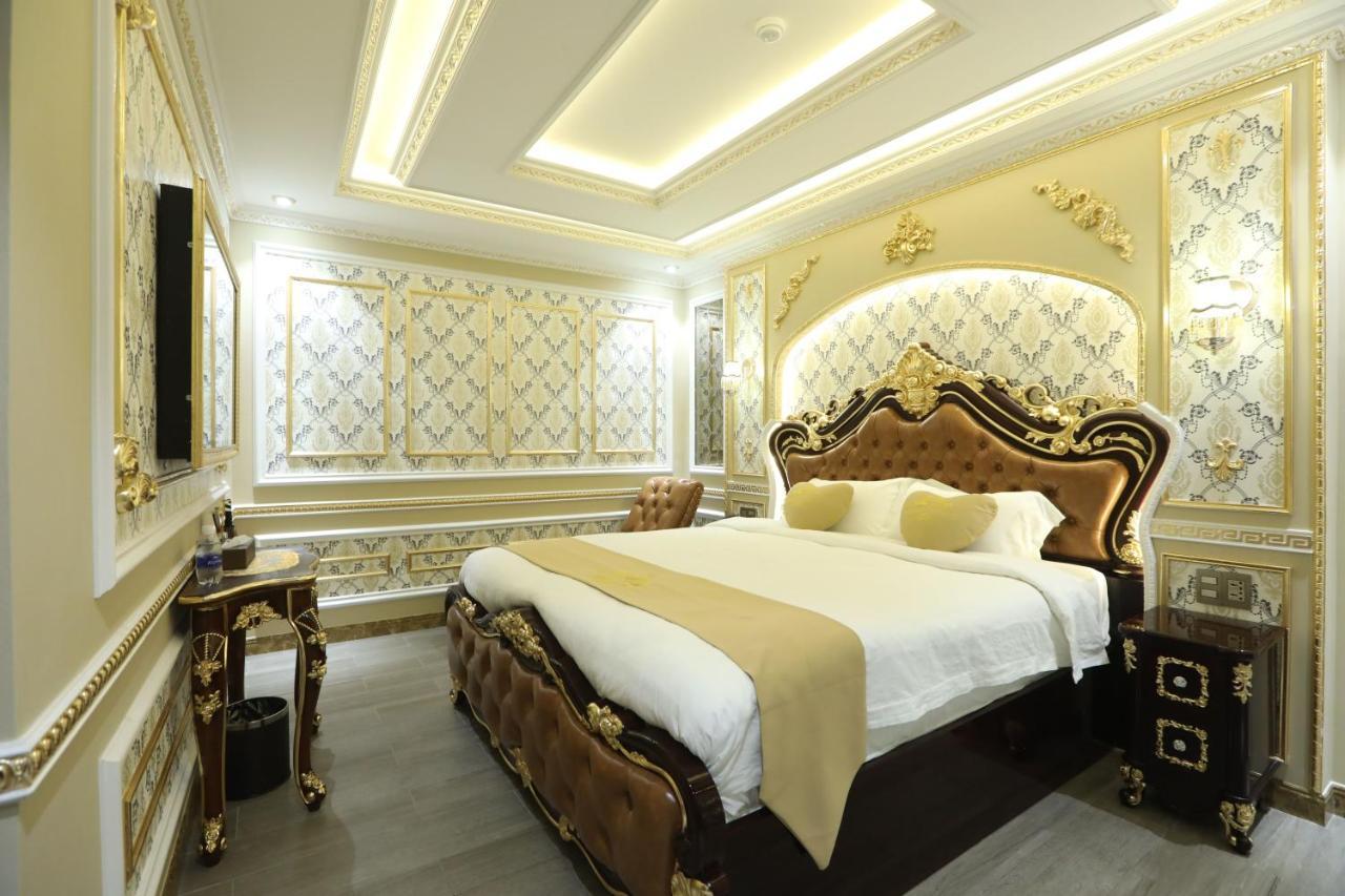 Khách sạn tình yêu Rosa *