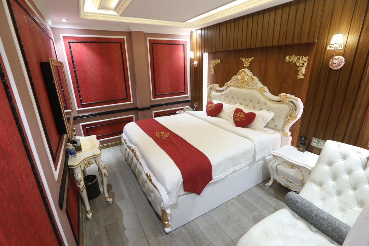 Rosa Khách sạn tình yêu *