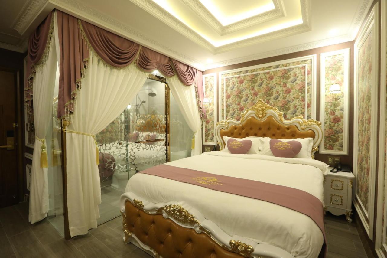 Rosa * TP. Hồ Chí Minh